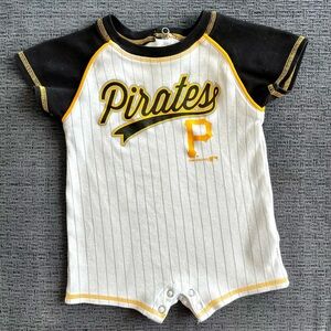 Pittsburg Pirates Infant One Piece Baseball Pinstripes Preowned  Size 12 Months